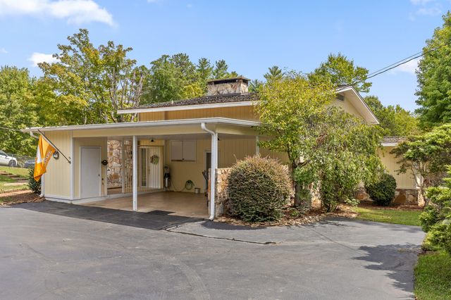 9245 Sunny Shore Lane, Chattanooga, TN 37416