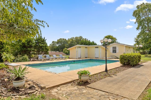 9245 Sunny Shore Lane, Chattanooga, TN 37416