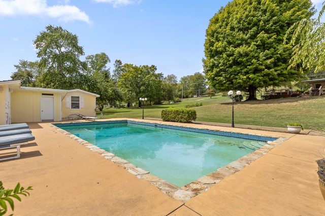 9245 Sunny Shore Lane, Chattanooga, TN 37416