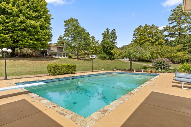 9245 Sunny Shore Lane, Chattanooga, TN 37416