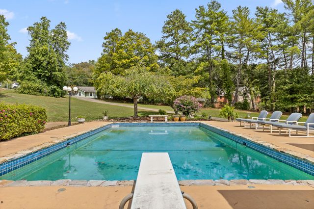 9245 Sunny Shore Lane, Chattanooga, TN 37416