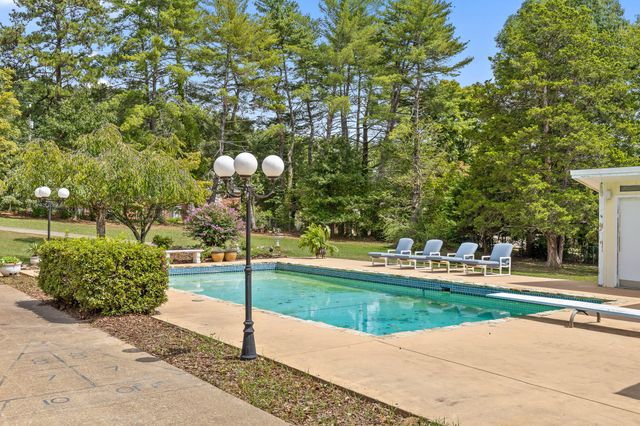 9245 Sunny Shore Lane, Chattanooga, TN 37416