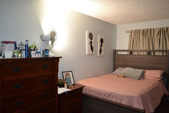 264 East Haverhill 4, Lawrence, MA 01841