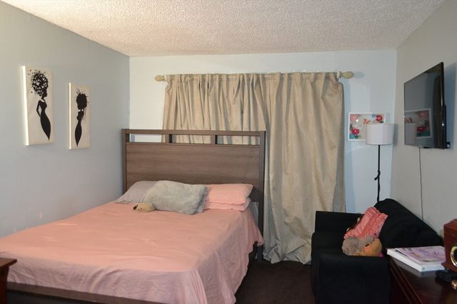 264 East Haverhill 4, Lawrence, MA 01841