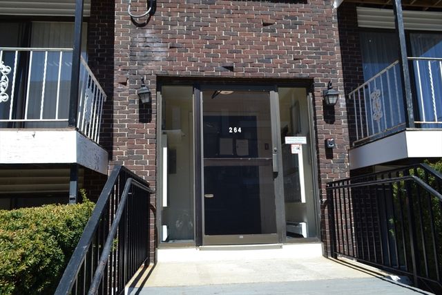 264 East Haverhill 4, Lawrence, MA 01841
