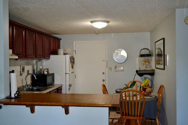 264 East Haverhill 4, Lawrence, MA 01841