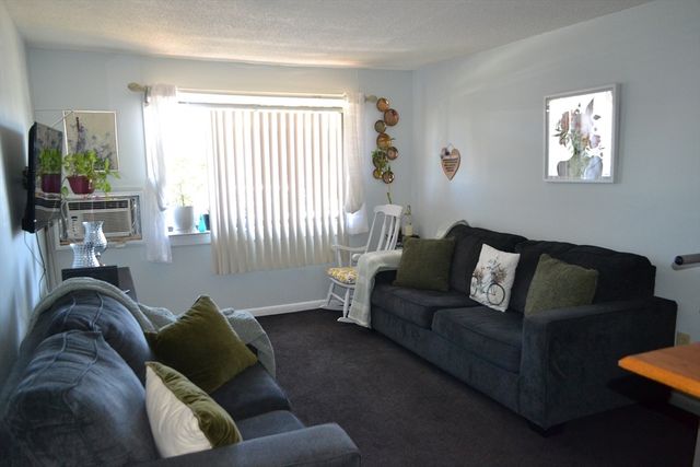 264 East Haverhill 4, Lawrence, MA 01841