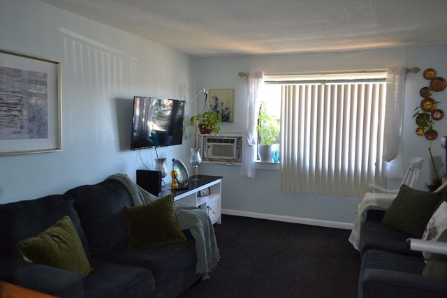 264 East Haverhill 4, Lawrence, MA 01841