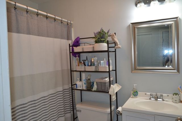 264 East Haverhill 4, Lawrence, MA 01841