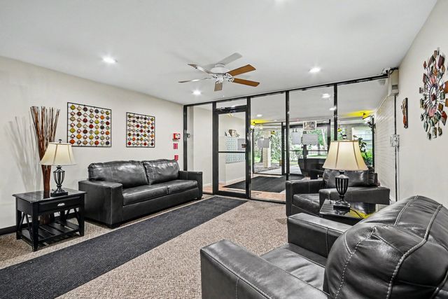 8620 Waukegan Road 511, Morton Grove, IL 60053