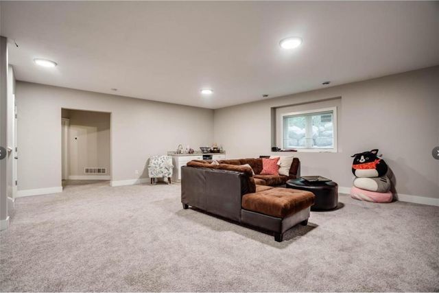 12601 Ridgemount Avenue W, Minnetonka, MN 55305
