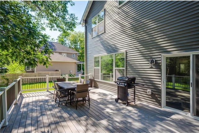 12601 Ridgemount Avenue W, Minnetonka, MN 55305