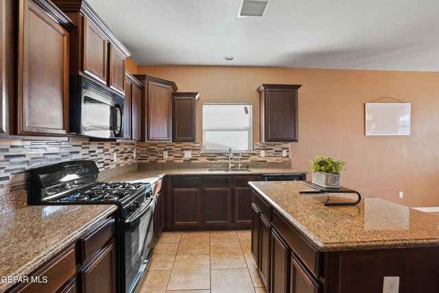 2237 LEAFY POINT Place, El Paso, TX 79938