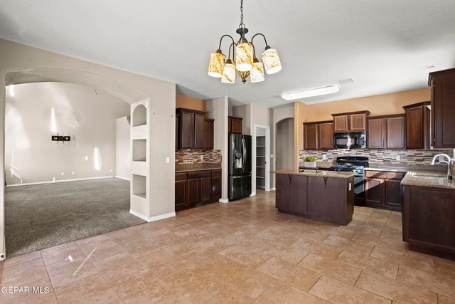 2237 LEAFY POINT Place, El Paso, TX 79938