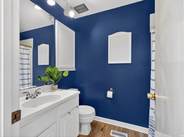 10095 N Turkey Creek Rd Apt 22, Syracuse, IN 46567