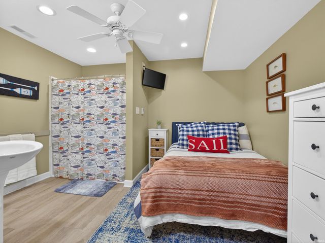 10095 N Turkey Creek Rd Apt 22, Syracuse, IN 46567