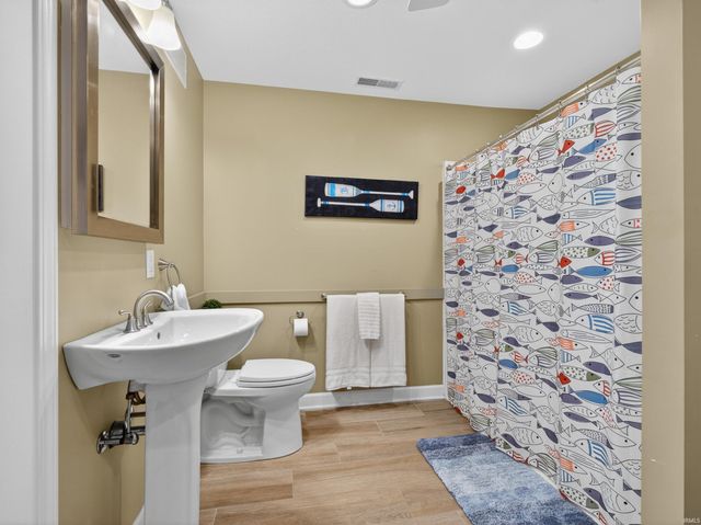 10095 N Turkey Creek Rd Apt 22, Syracuse, IN 46567