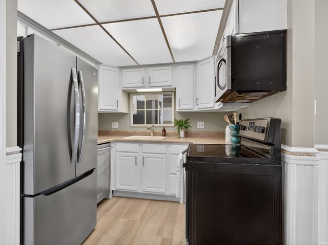 10095 N Turkey Creek Rd Apt 22, Syracuse, IN 46567