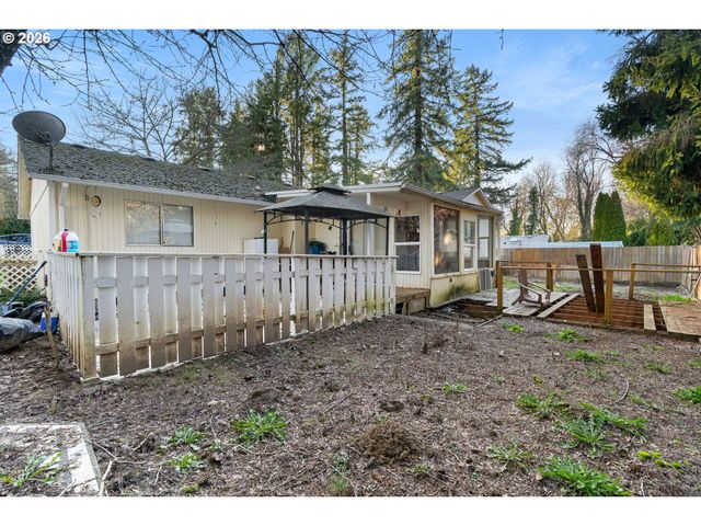 8225 Sw CHESTNUT St, Portland, OR 97223