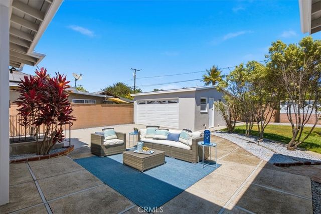 2824 Charlemagne Avenue, Long Beach, CA 90815