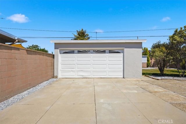 2824 Charlemagne Avenue, Long Beach, CA 90815