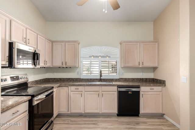 2101 S MERIDIAN Road 301, Apache Junction, AZ 85120