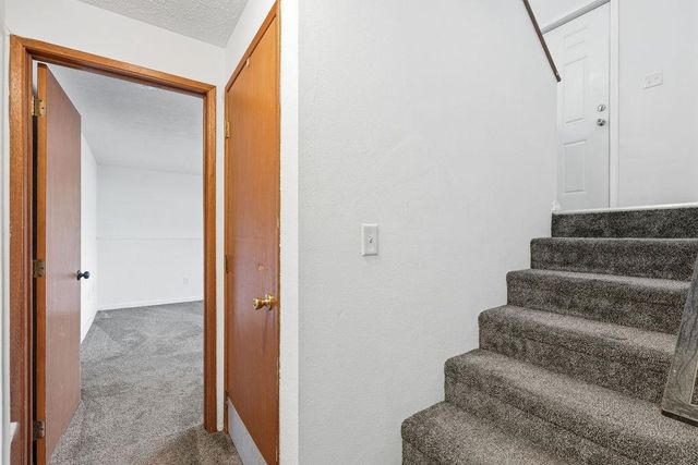 627 S S Sunderland Rd, Spokane Valley, WA 99206