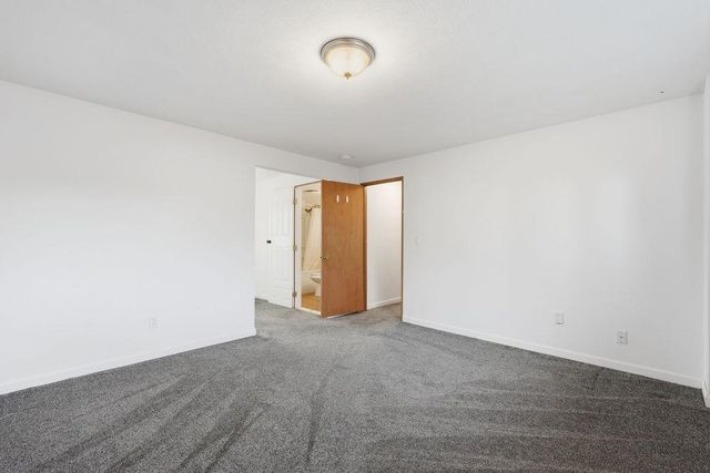 627 S S Sunderland Rd, Spokane Valley, WA 99206