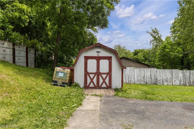 56775 Colerain Pike, Martins Ferry, OH 43935
