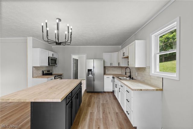 56775 Colerain Pike, Martins Ferry, OH 43935