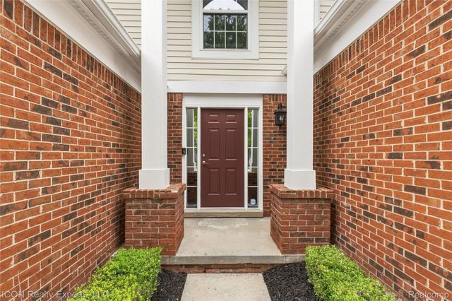 29348 Douglas Drive, Novi, MI 48377