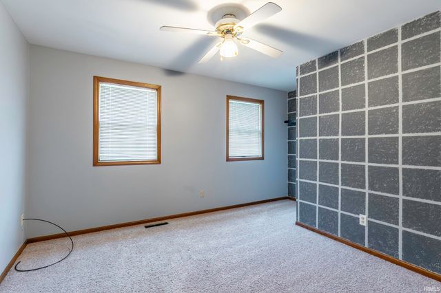 10712 Creek Gap Court, Fort Wayne, IN 46845