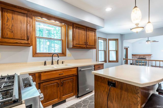 10712 Creek Gap Court, Fort Wayne, IN 46845