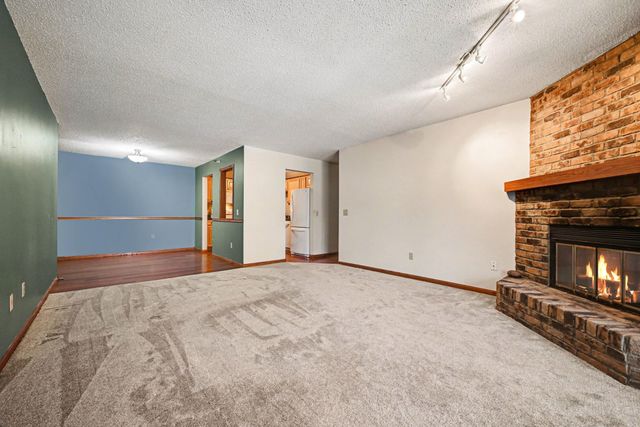 5645 Green Circle Drive 315, Minnetonka, MN 55343