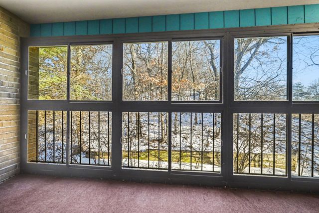 5645 Green Circle Drive 315, Minnetonka, MN 55343