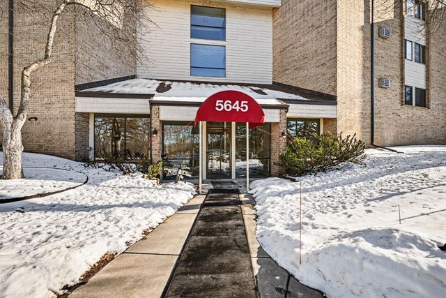 5645 Green Circle Drive 315, Minnetonka, MN 55343