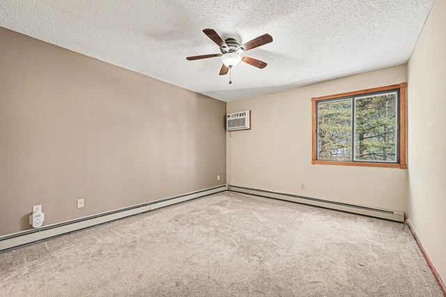 5645 Green Circle Drive 315, Minnetonka, MN 55343