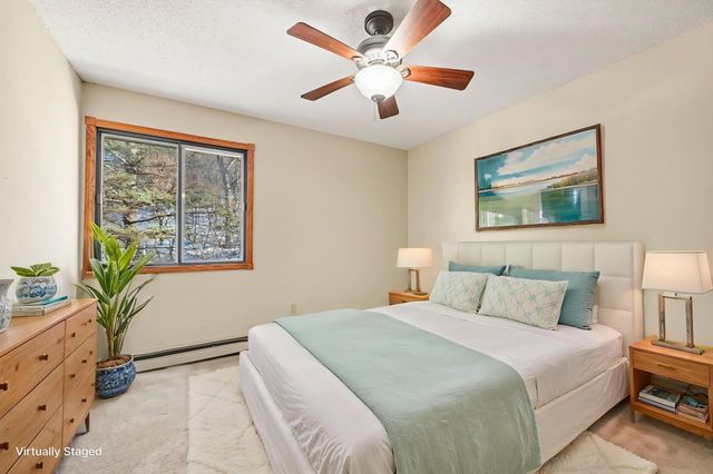 5645 Green Circle Drive 315, Minnetonka, MN 55343