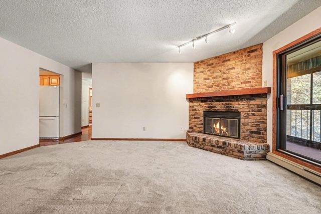 5645 Green Circle Drive 315, Minnetonka, MN 55343