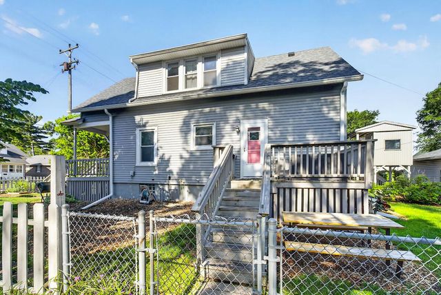 1002 75th STREET, Kenosha, WI 53143