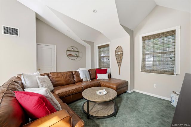 29 Winterberry Lane, Briarcliff Manor, NY 10510