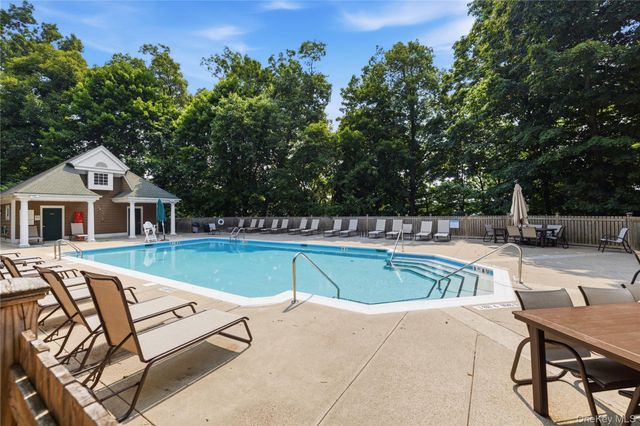 29 Winterberry Lane, Briarcliff Manor, NY 10510