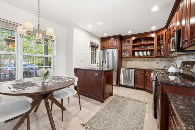 29 Winterberry Lane, Briarcliff Manor, NY 10510