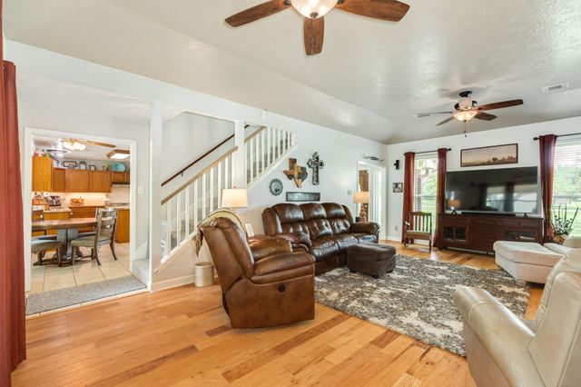 5620 County Road 166, Alvin, TX 77511