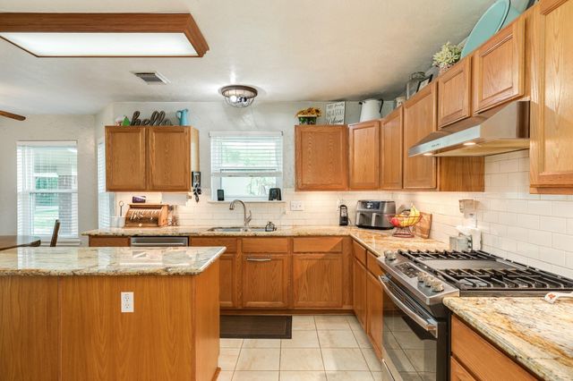 5620 County Road 166, Alvin, TX 77511