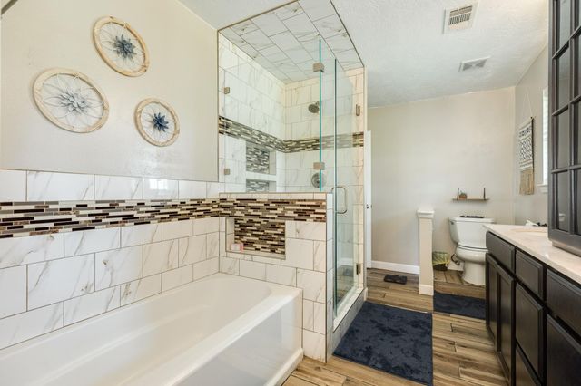 5620 County Road 166, Alvin, TX 77511
