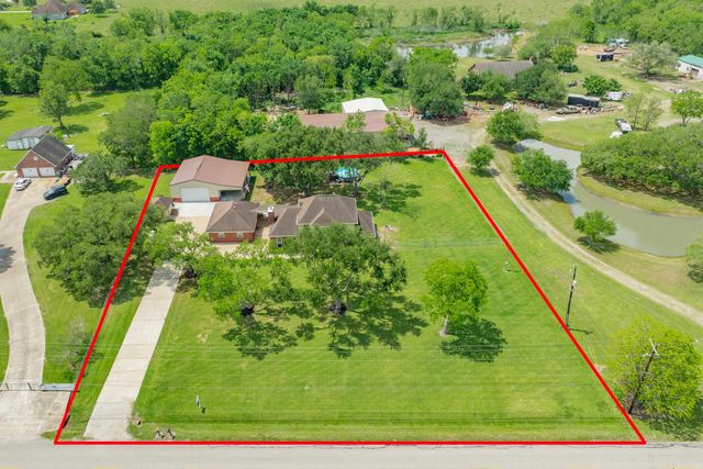 5620 County Road 166, Alvin, TX 77511