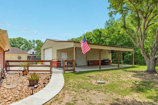 5620 County Road 166, Alvin, TX 77511