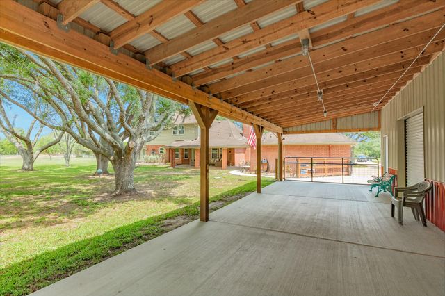 5620 County Road 166, Alvin, TX 77511