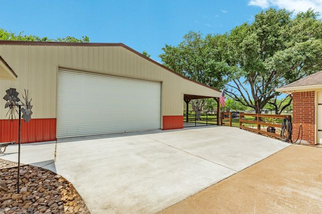 5620 County Road 166, Alvin, TX 77511